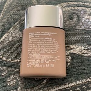 Clinique Makeup - Clinique Acne Solutions Foundation Clinique Makeup - Clinique Acne Solutions Foundation